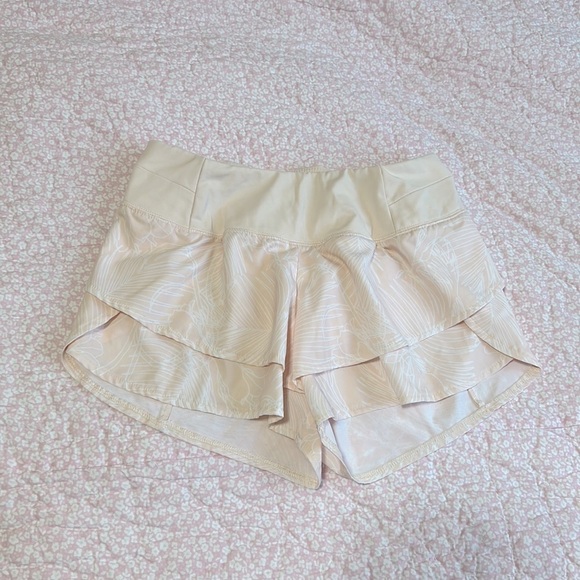 CALIA by Carrie Underwood Floral Stay The Path Shorts - Picture 1 of 7